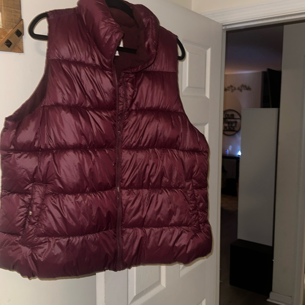 Old Navy Puffer Vest🎄🎁 XXL EUC Burgundy